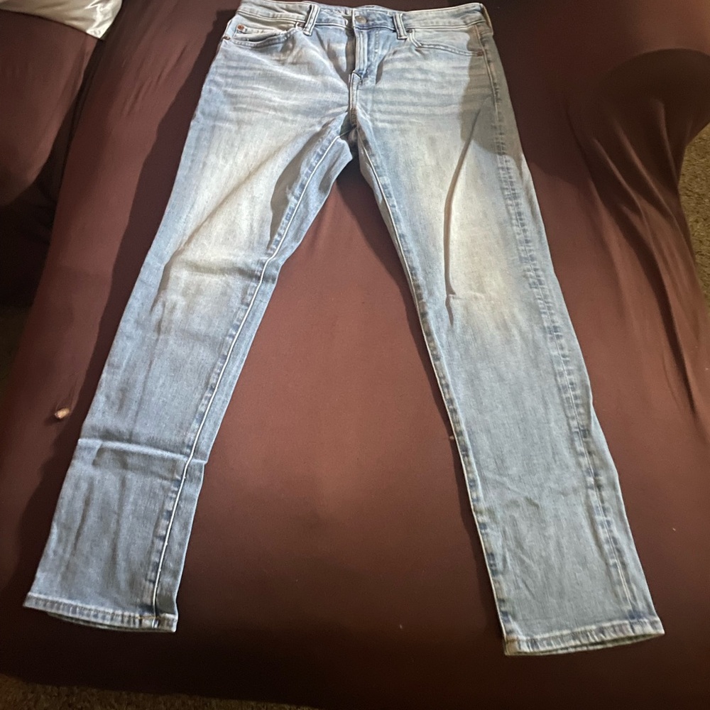 Barely worn AE jeans 32/30